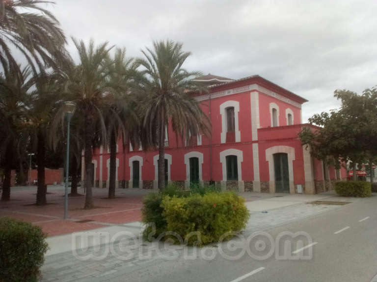 Renfe / ADIF: Girona - 2020 (estación antiguo Carrilet Olot)