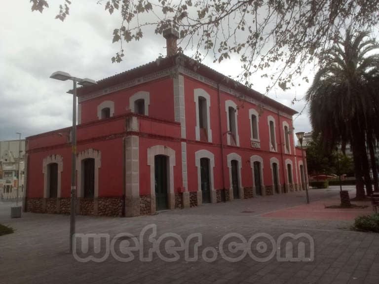 Renfe / ADIF: Girona - 2020 (estación antiguo Carrilet Olot)