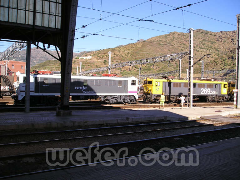 Renfe / ADIF: Portbou - 2005