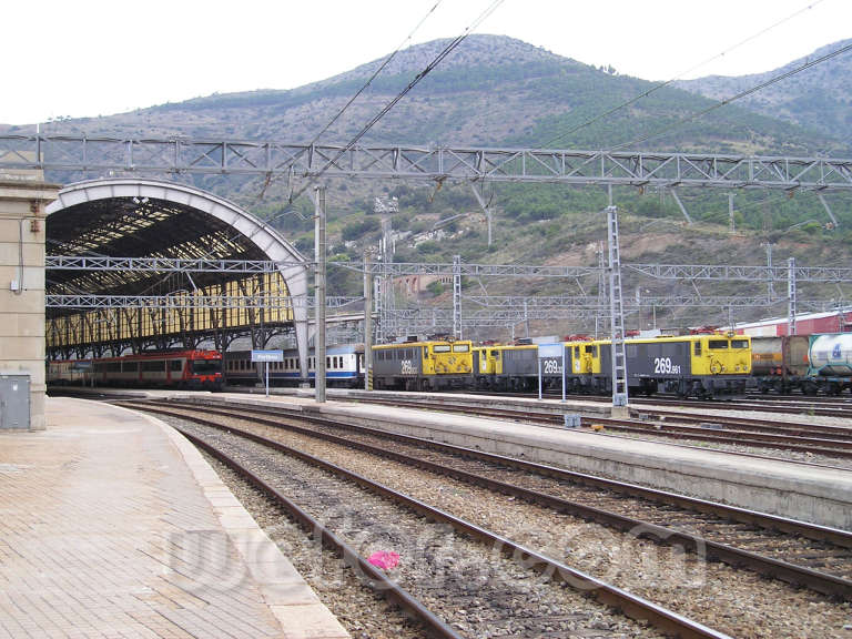 Renfe / ADIF: Portbou - 2005