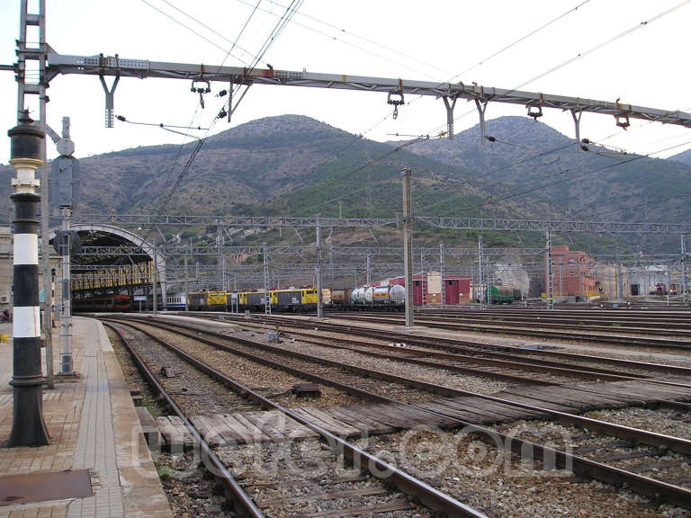 Renfe / ADIF: Portbou - 2005