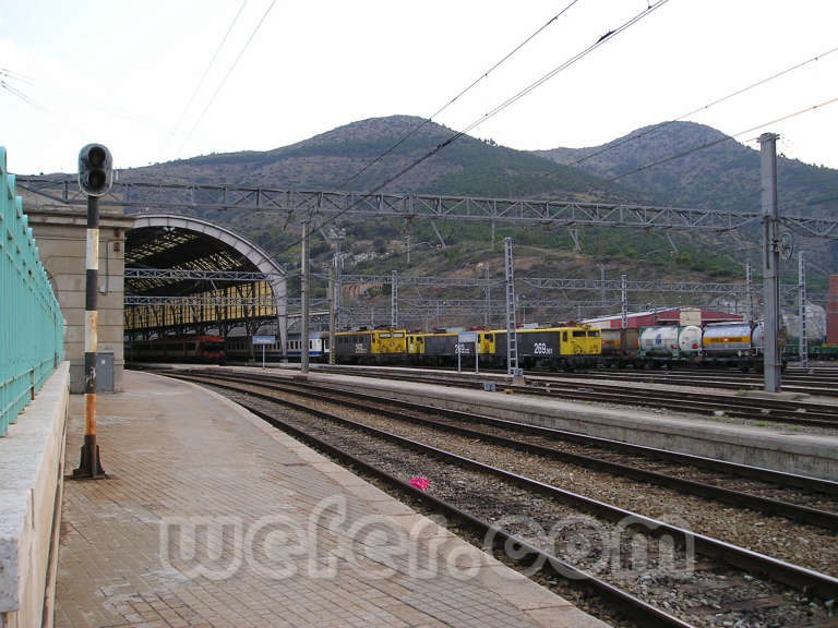 Renfe / ADIF: Portbou - 2005