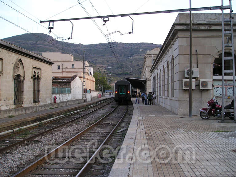 Renfe / ADIF: Portbou - 2005