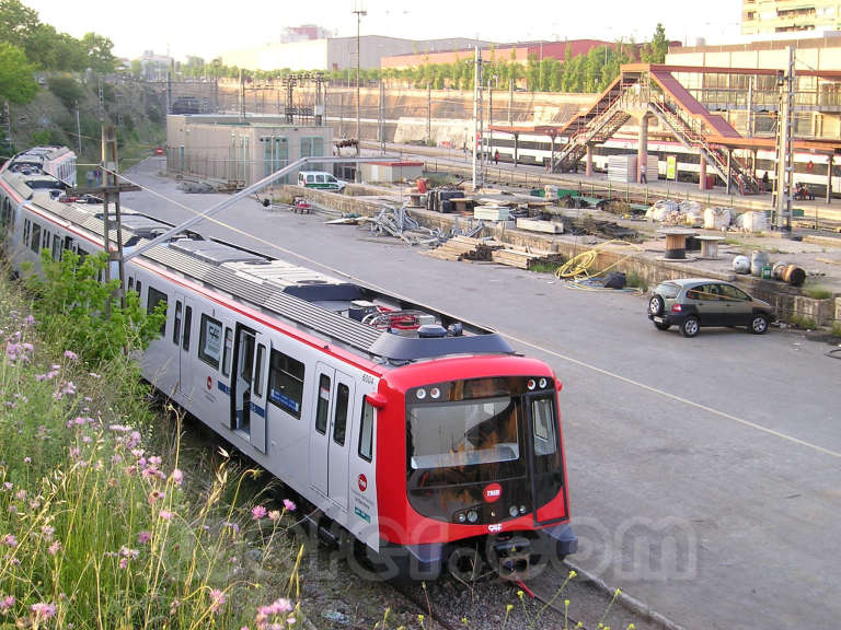 Renfe / ADIF: Sabadell Sud - 2007 - Llegada de nuevo tren Metro de Barcelona