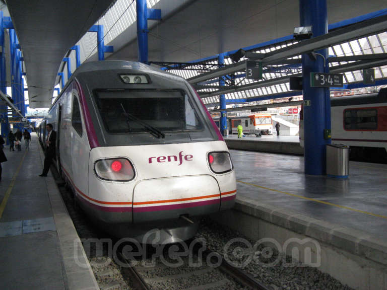 Renfe / ADIF: Lleida - Pirineus - 2010