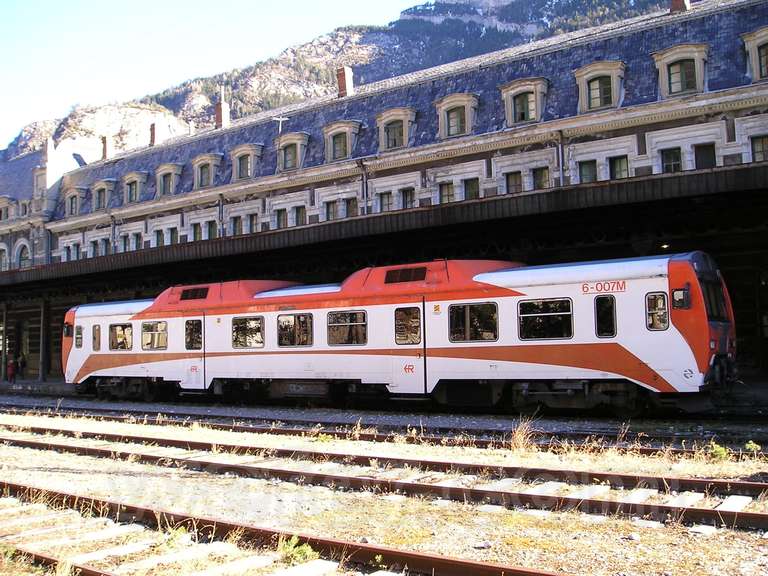 Renfe / ADIF: estación internacional de Canfranc - 2005