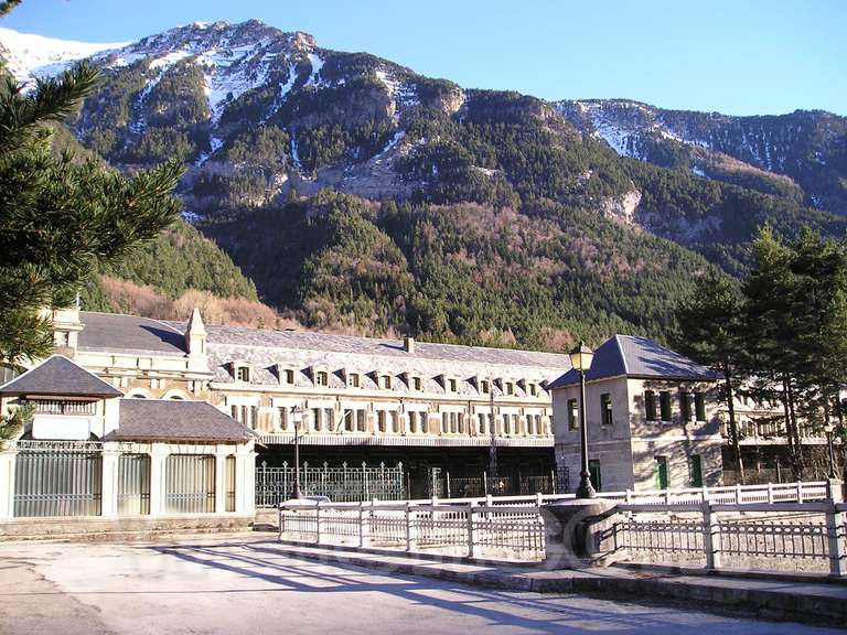 Renfe / ADIF: estación internacional de Canfranc - 2005