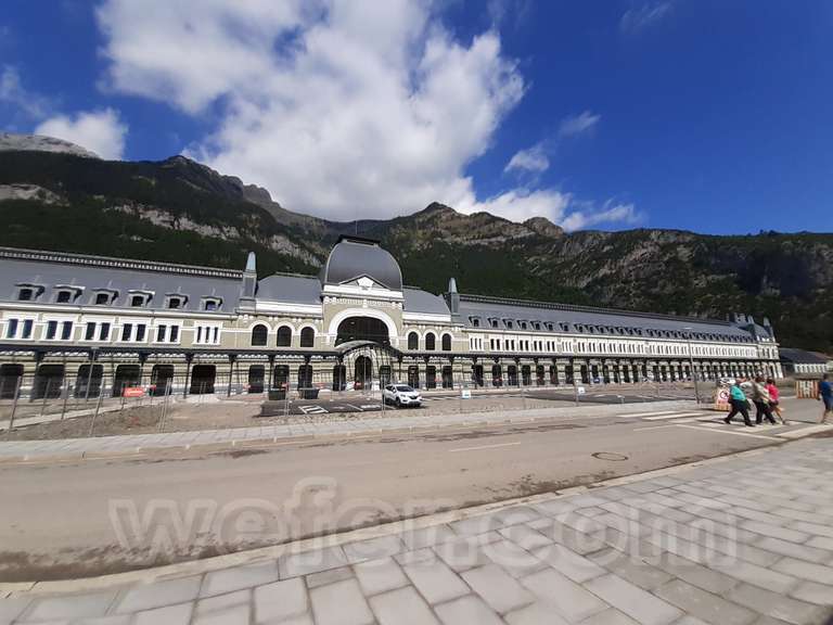 Renfe / ADIF: estación internacional de Canfranc - 2021