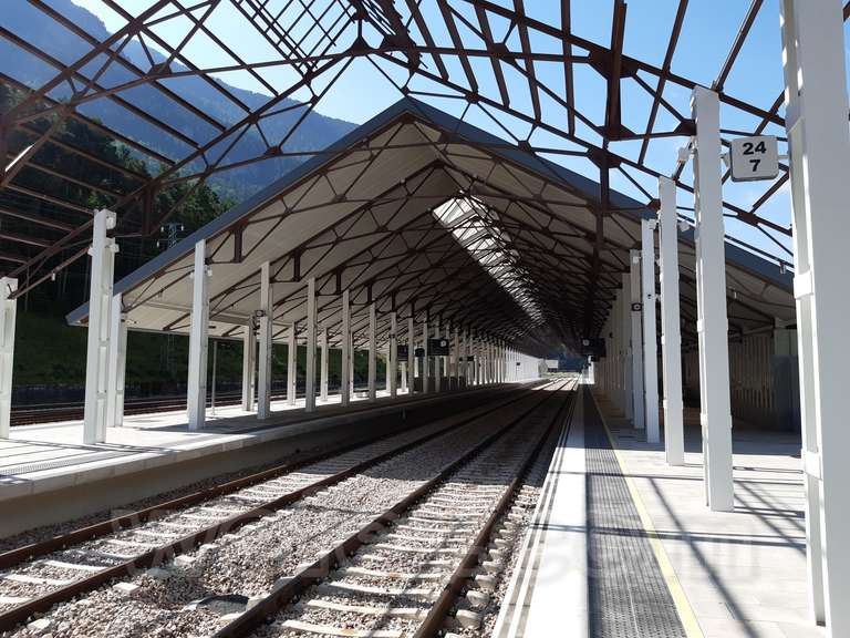 Renfe / ADIF: estación internacional de Canfranc - 2021