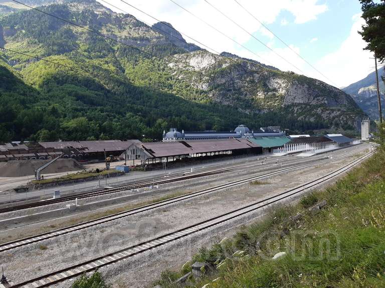 Renfe / ADIF: estación internacional de Canfranc - 2021