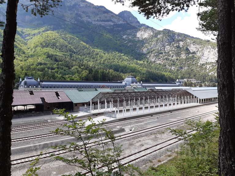 Renfe / ADIF: estación internacional de Canfranc - 2021