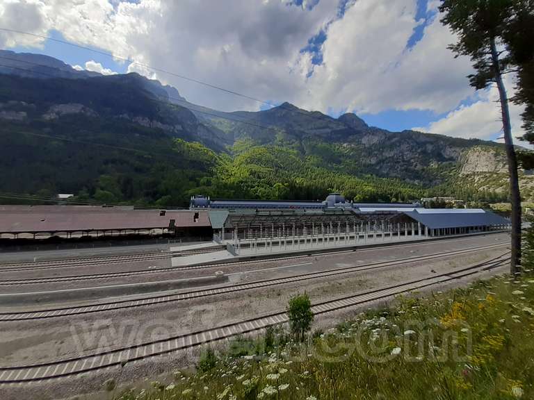 Renfe / ADIF: estación internacional de Canfranc - 2021