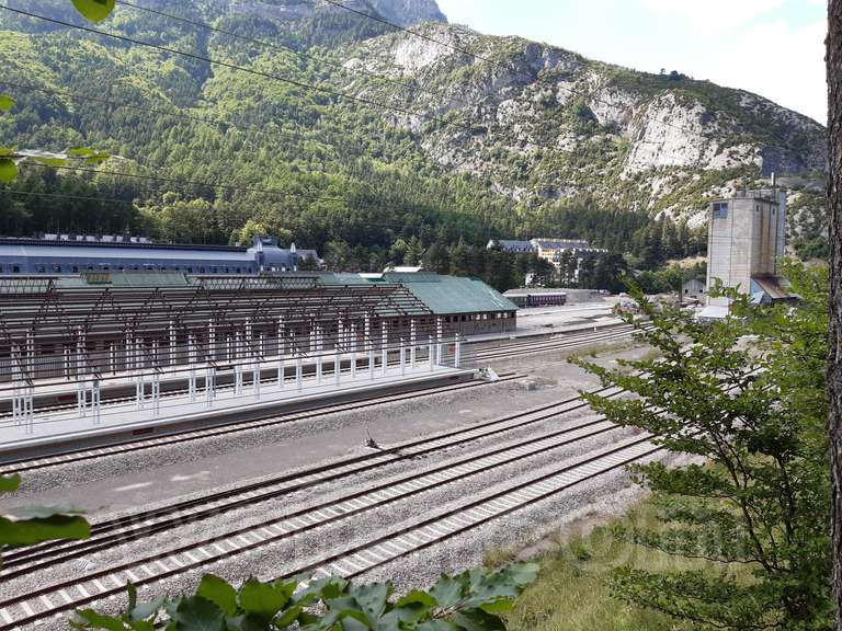 Renfe / ADIF: estación internacional de Canfranc - 2021