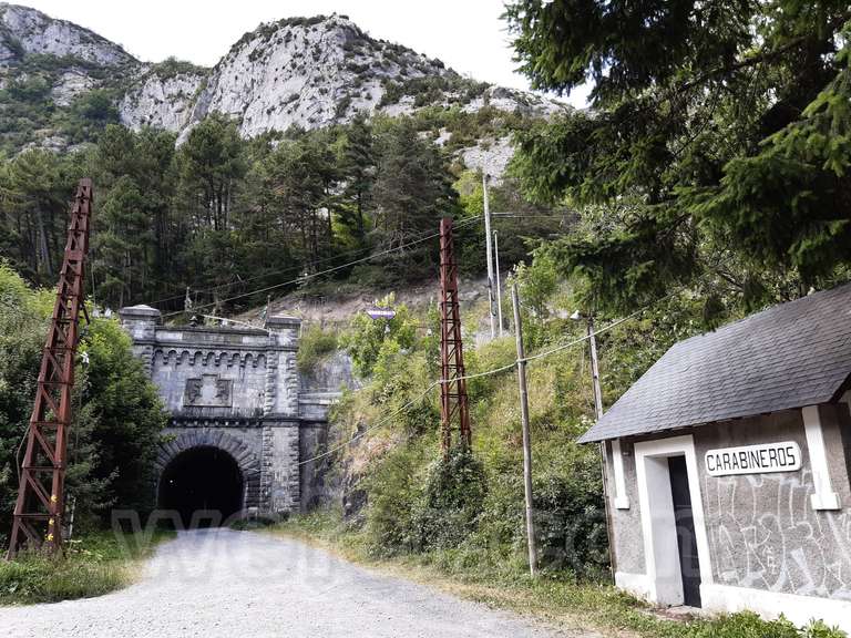 Renfe / ADIF: estación internacional de Canfranc - 2021