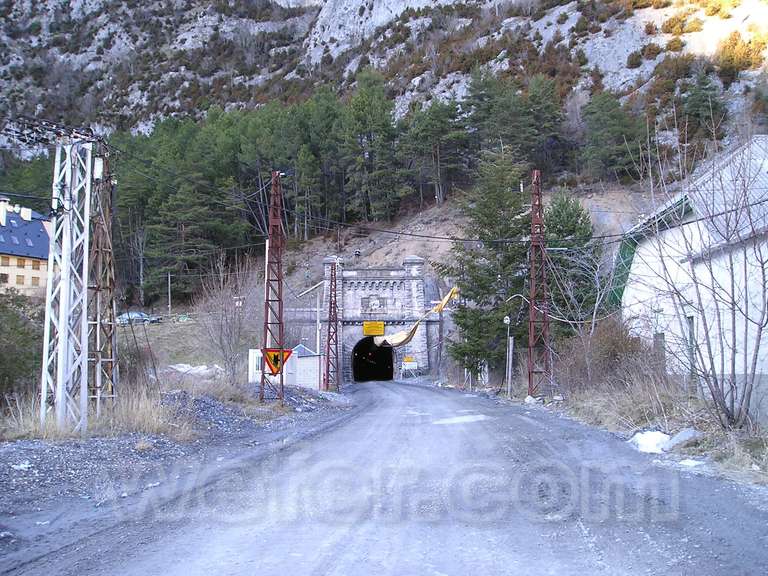 Renfe / ADIF: estación internacional de Canfranc - 2005