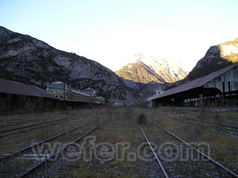 Renfe / ADIF: estación internacional de Canfranc - 2005