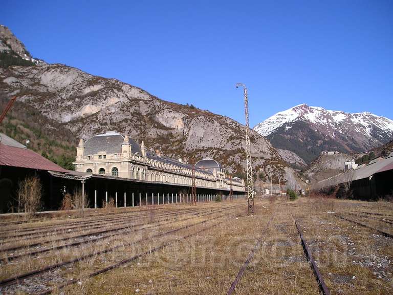 Renfe / ADIF: estación internacional de Canfranc - 2005