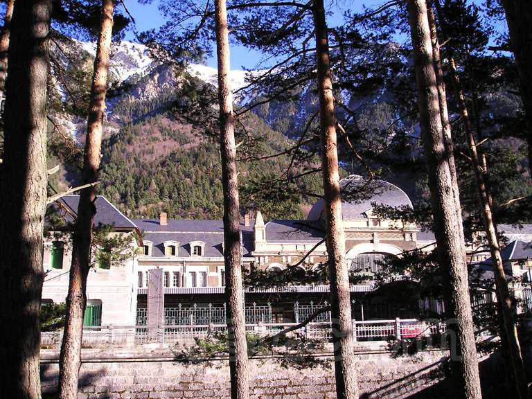 Renfe / ADIF: estación internacional de Canfranc - 2005