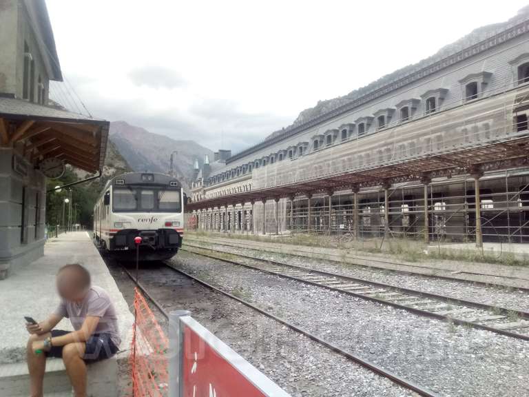 Renfe / ADIF: estación internacional de Canfranc - 2019