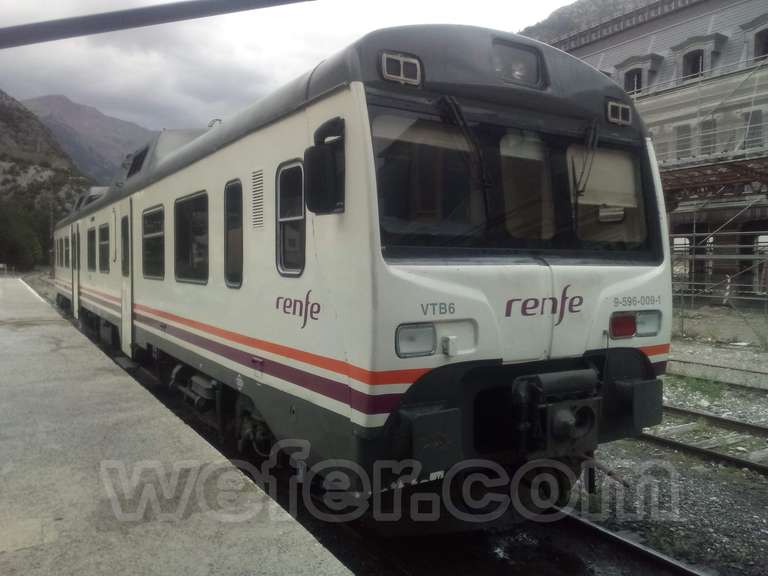 Renfe / ADIF: estación internacional de Canfranc - 2019