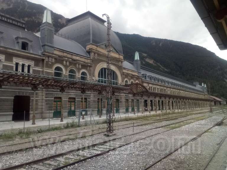 Renfe / ADIF: estación internacional de Canfranc - 2019