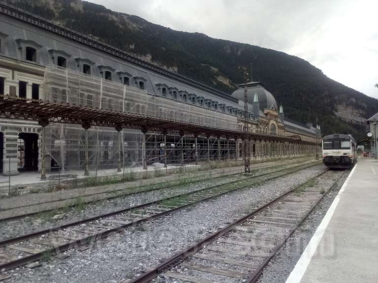 Renfe / ADIF: estación internacional de Canfranc - 2019