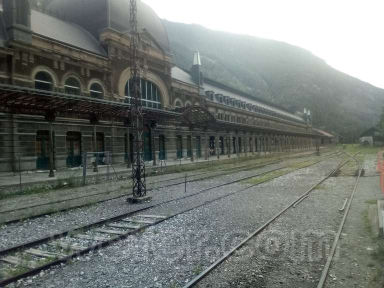 Renfe / ADIF: estación internacional de Canfranc - 2019